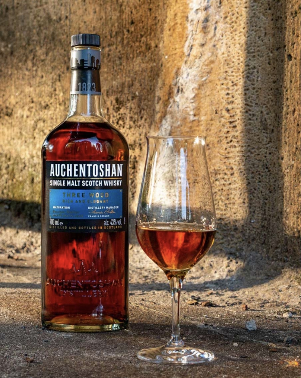 Auchentoshan Three Wood mit Glas